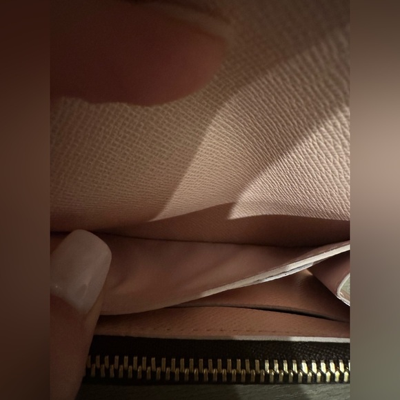 Rosalie Wallet - Picture 7 of 9